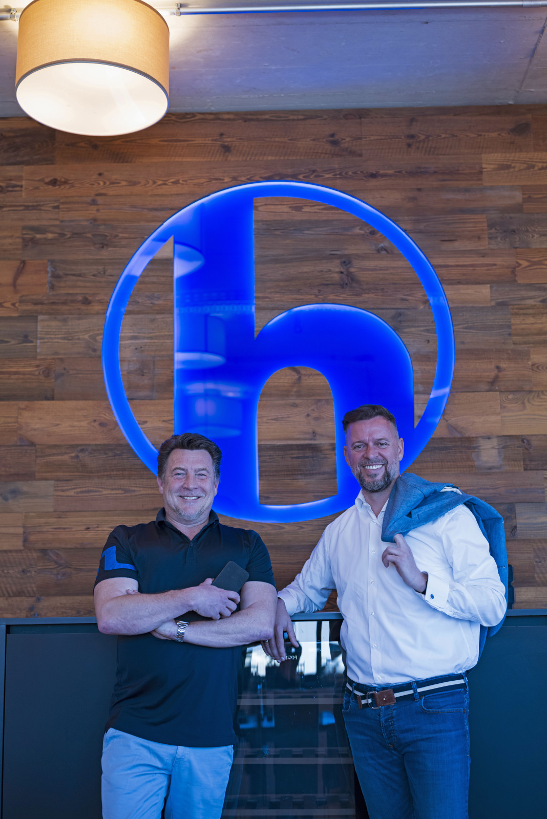 Daniel Boden mit Arndt Hüsges. Interview in entspannter Atmosphäre im Firmensitz der Hüsges-Gruppe.