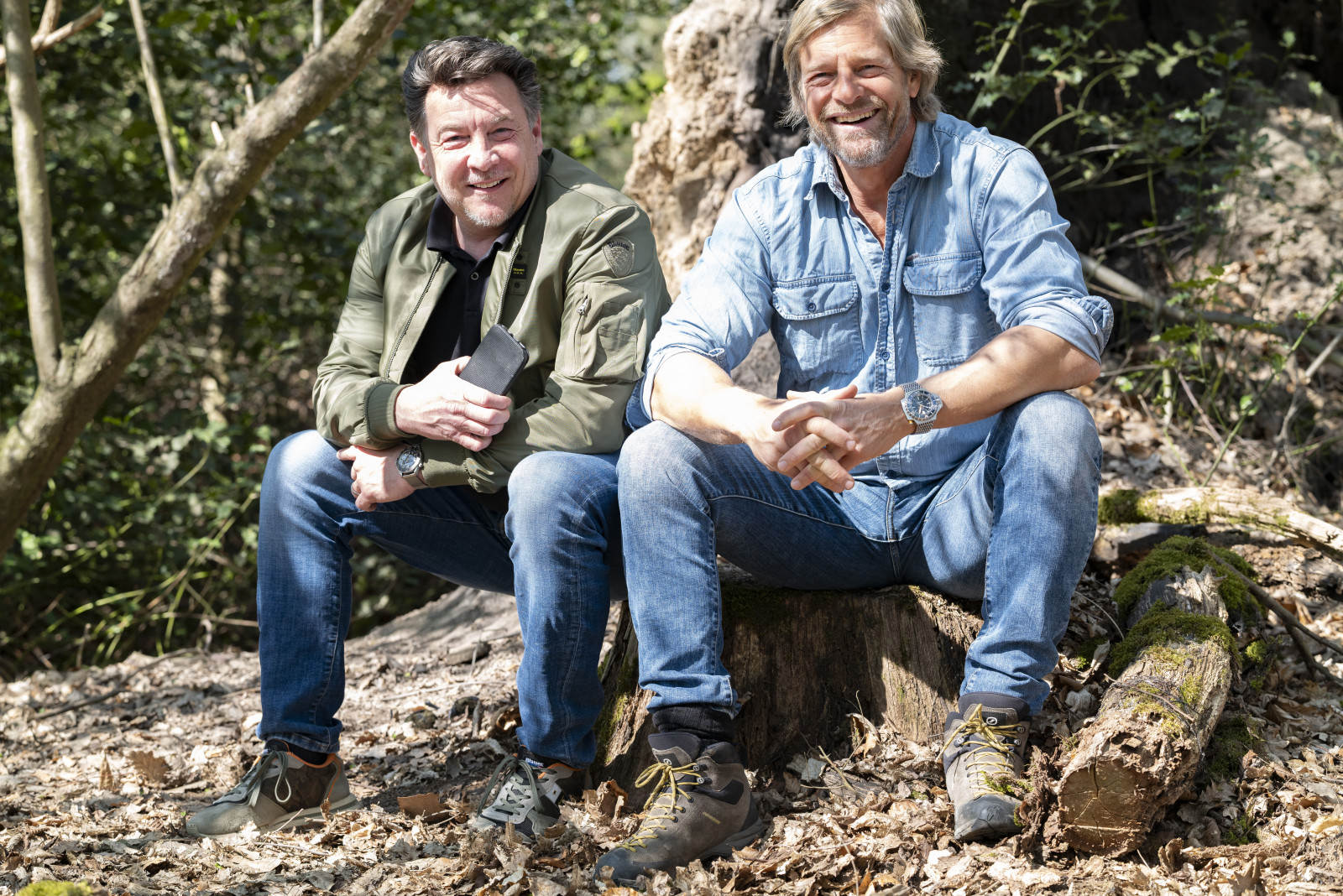 Daniel Boden und Henning Baum tauschen am „Tatort“ ihrer Jugend gemeinsame Erinnerungen aus.