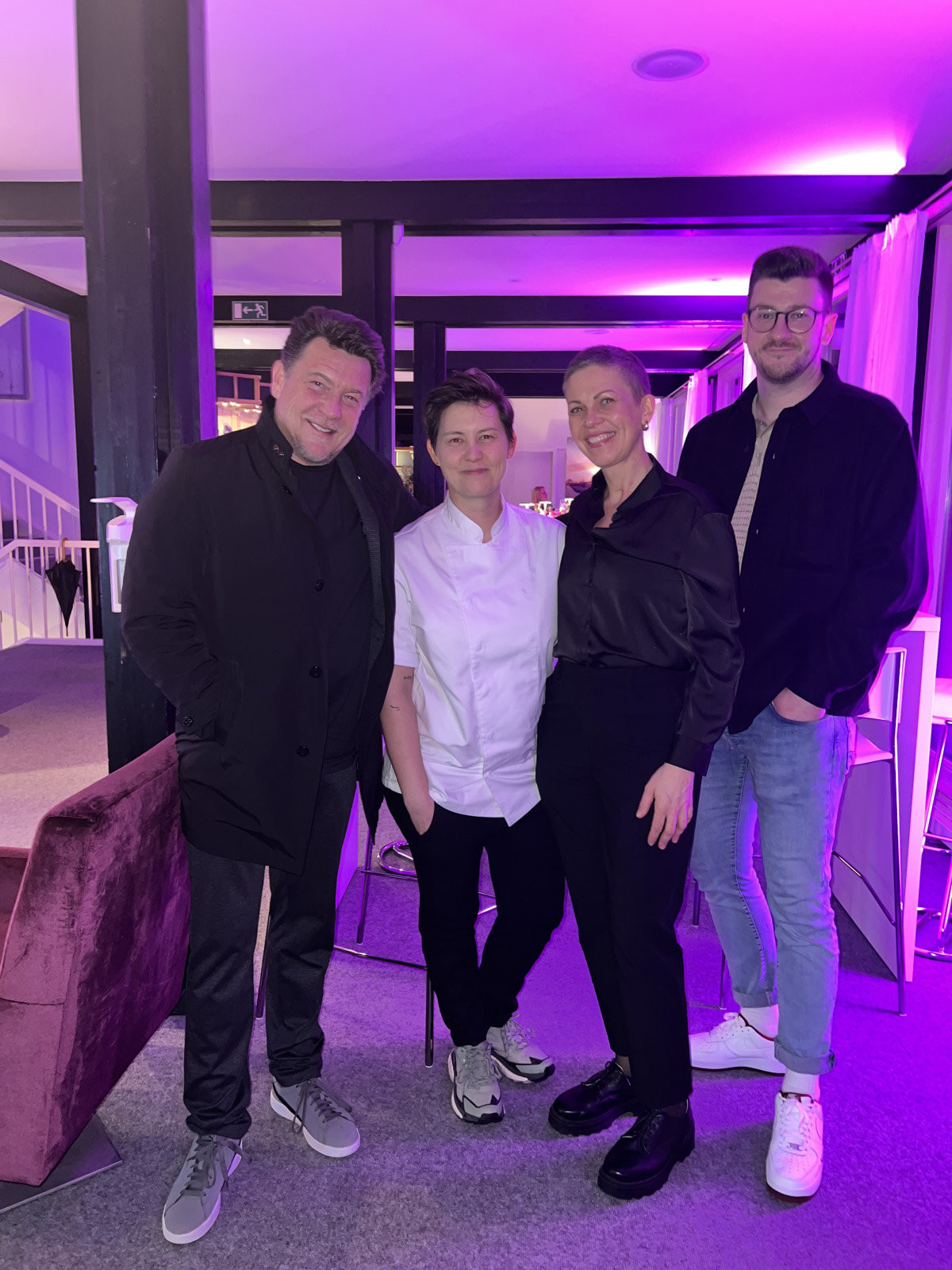 Daniel Boden, The-Taste-Gewinnerin Katja Baum, ihre Verlobte Astrid Barthen, sowie Fabian Eckel (Produzent „The Taste“)